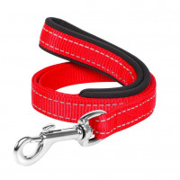 Нейлоновый поводок Dog Extreme с прорезининой ручкой для собак 25 мм, 122 см красный Нейлоновый поводок Dog Extreme с прорезининой ручкой для собак 25 мм, 122 см красный