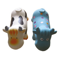 Игрушка Tatrapet Toys Fun для собак, коровка с пищалкой, латекс, 19 см, цвета в ассортименте Игрушка Tatrapet Toys Fun для собак, коровка с пищалкой, латекс, 19 см, цвета в ассортименте